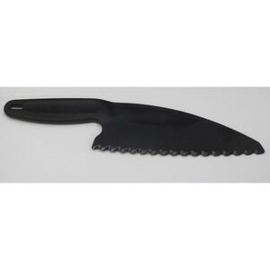 The Pampered Chef Black Nylon Serrated Edge Lettuce Knife